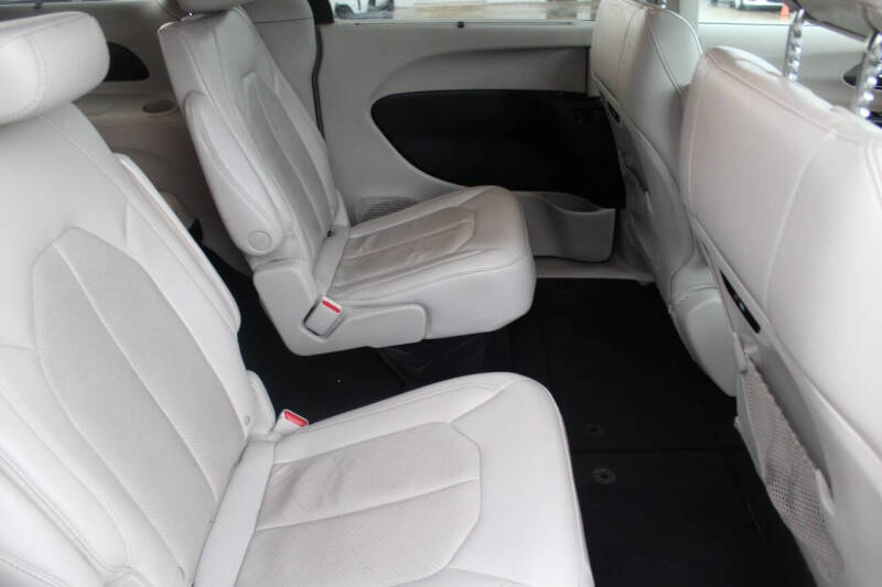 2021 Chrysler Pacifica Touring L