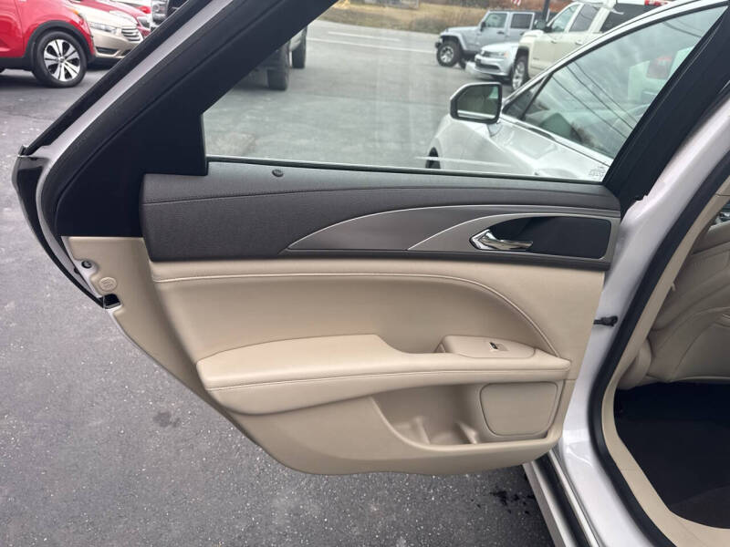 2020 Lincoln MKZ Standard