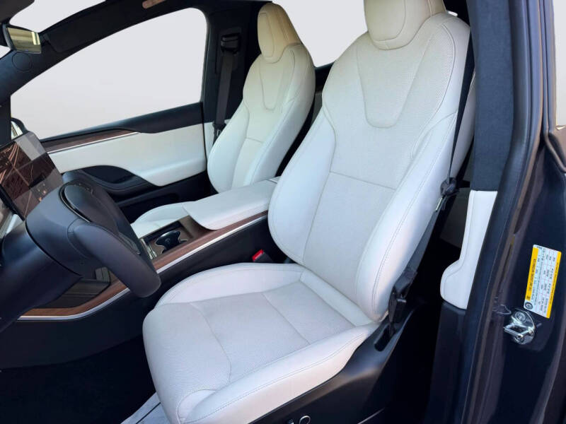 2023 Tesla Model X Standard Range