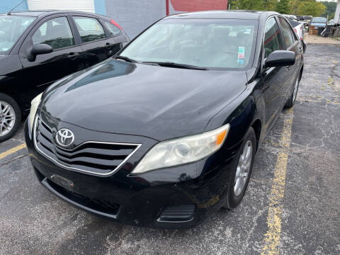 2011 Toyota Camry for sale at Best Deal Motors in Saint Charles MO