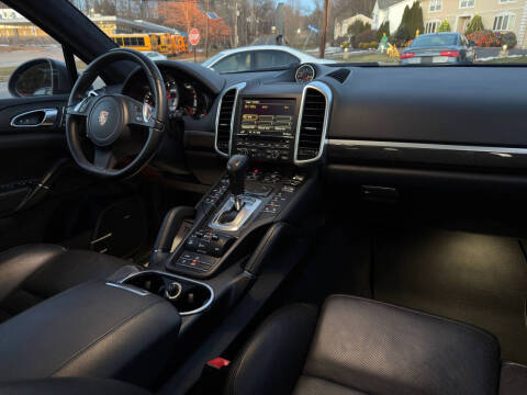 2014 Porsche Cayenne GTS