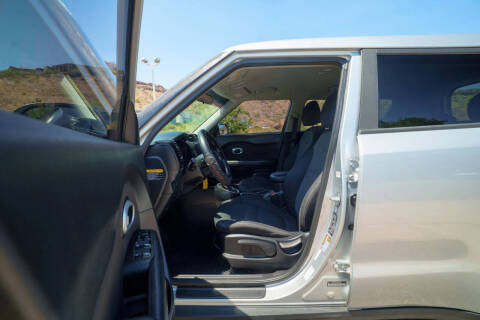 2017 Kia Soul +