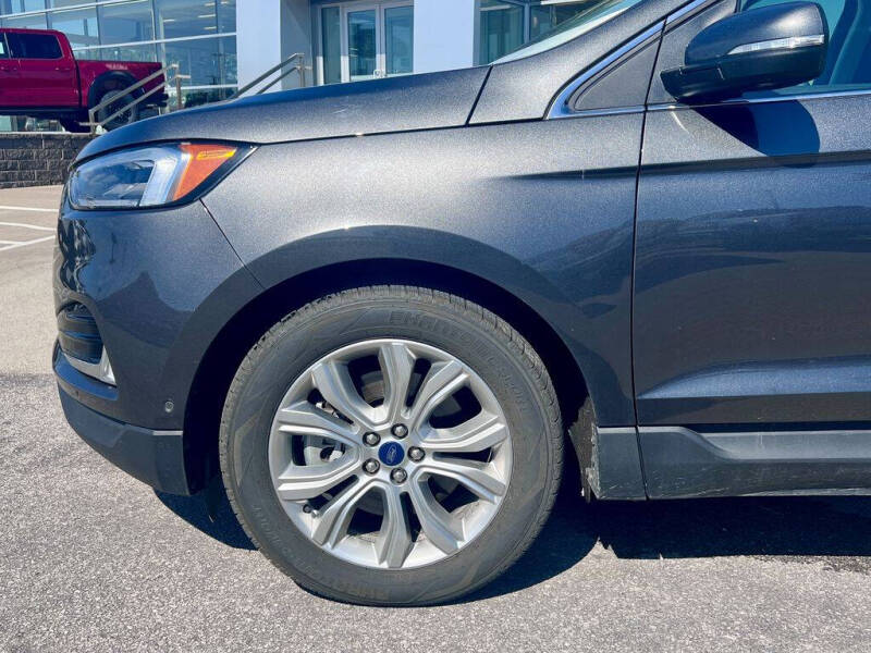 2020 Ford Edge Titanium