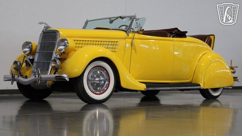 1935 Ford Deluxe