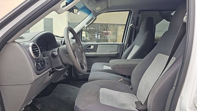 2004 Ford Expedition XLS