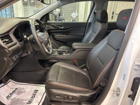 2023 GMC Acadia AT4