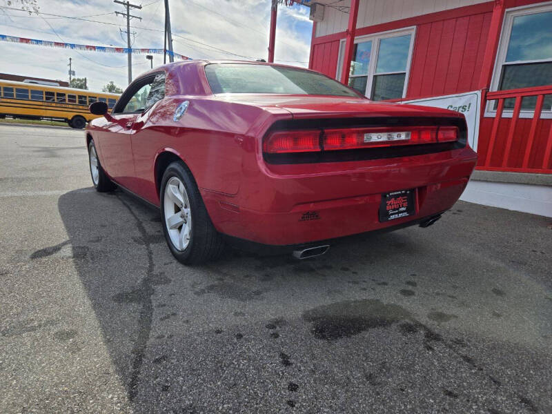 2013 Dodge Challenger SXT Plus