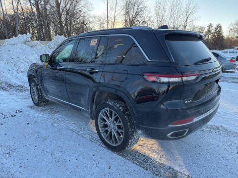 2022 Jeep Grand Cherokee Summit