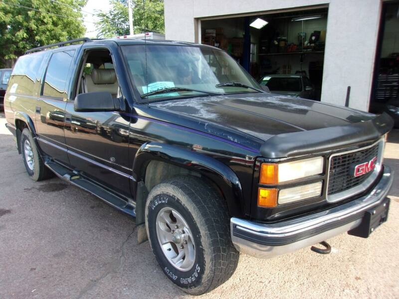 1999 GMC Suburban for sale at World Wide Automotive in Sioux Falls SD