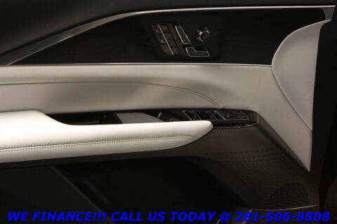 2024 Cadillac LYRIQ Luxury 1