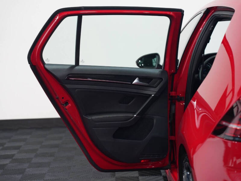 2016 Volkswagen Golf R 4Motion