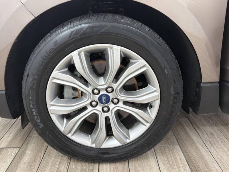 2019 Ford Edge Titanium