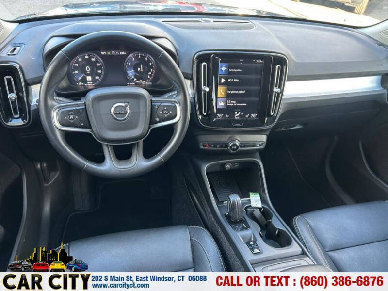 2019 Volvo XC40 T5 Momentum