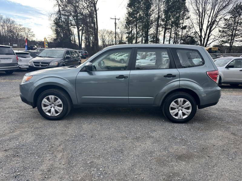 2010 Subaru Forester X photo 11