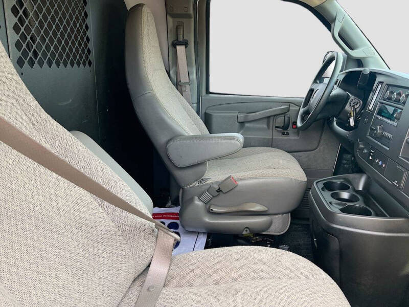 2025 GMC Savana 2500