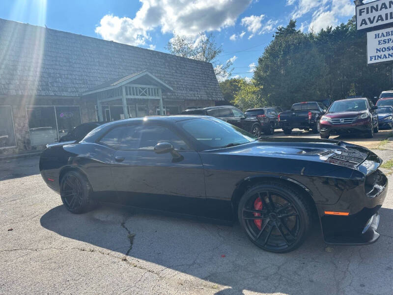 2016 Dodge Challenger SRT's photo