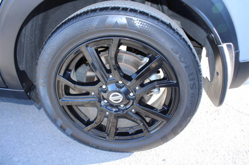 2021 Nissan Kicks SR