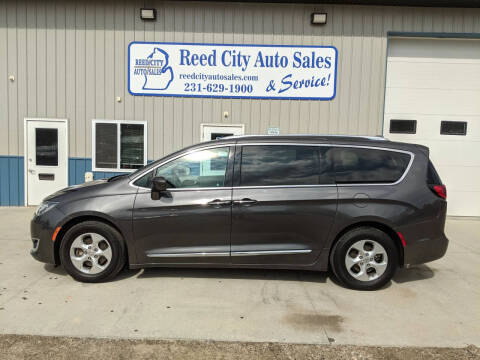 2017 Chrysler Pacifica Touring-L Plus