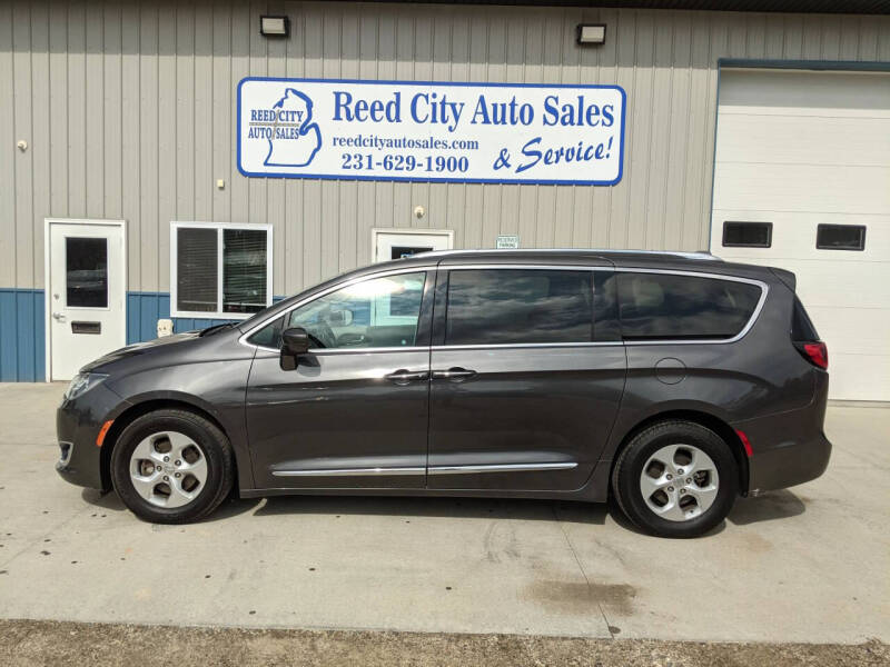 2017 Chrysler Pacifica Touring-L Plus