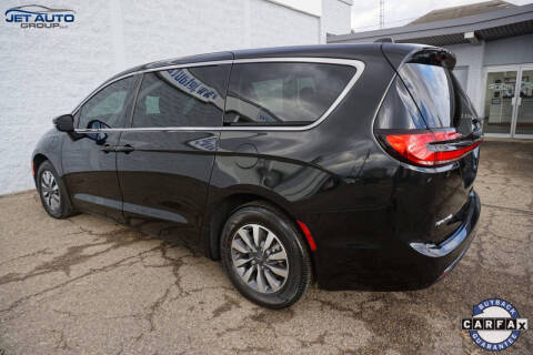 2022 Chrysler Pacifica Hybrid Touring L