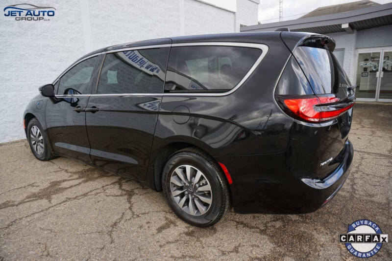 2022 Chrysler Pacifica Hybrid Touring L
