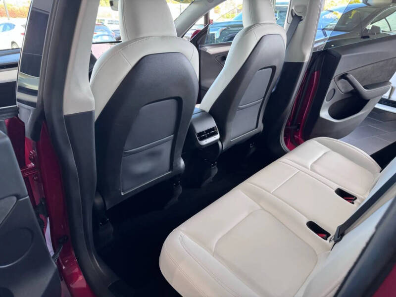 2025 Tesla Model Y Long Range