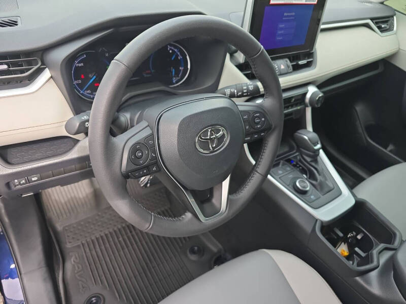 2024 Toyota RAV4 Hybrid XLE Premium