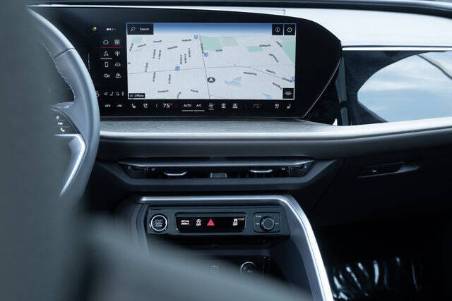 2025 Audi Q5 quattro Premium Plus TFSI