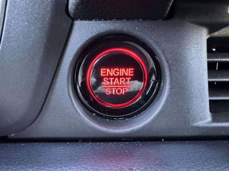 2023 Honda Pilot EX-L w/Rear Captain's Chairs