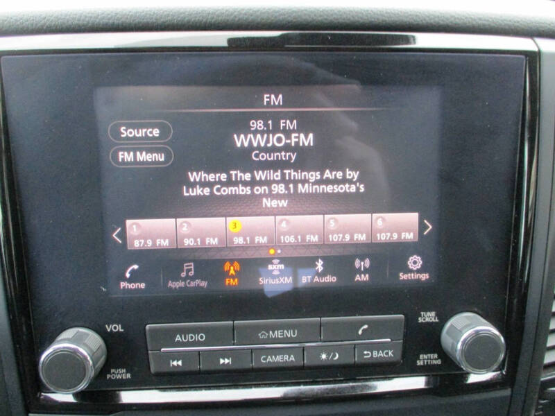 2023 Nissan Titan SV