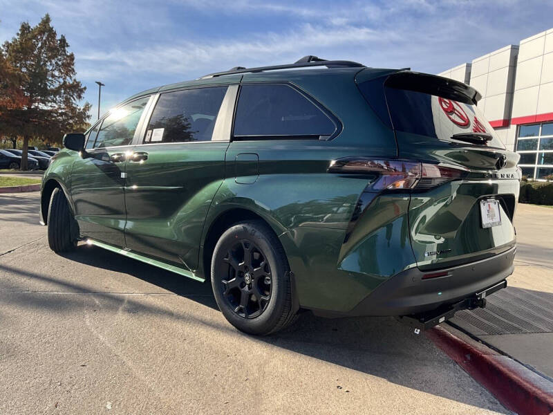 2026 Toyota Sienna Woodland Edition