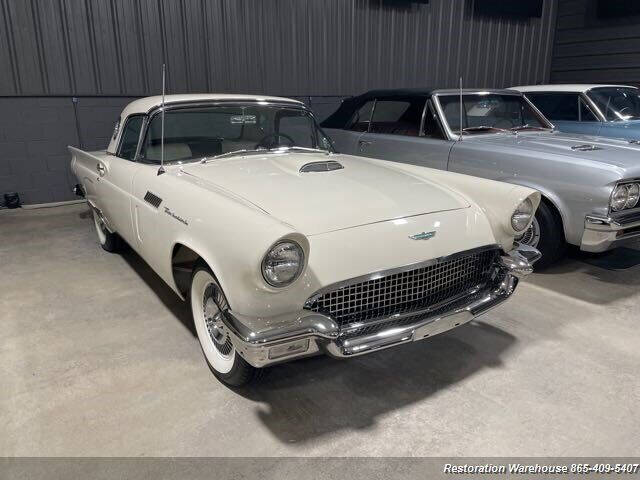 1957 Ford Thunderbird