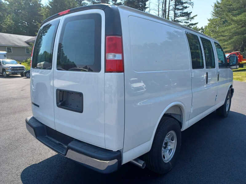 2025 Chevrolet Express 2500