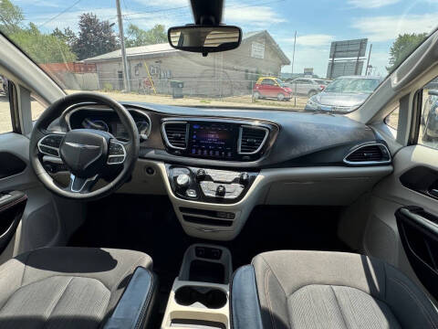 2017 Chrysler Pacifica Touring