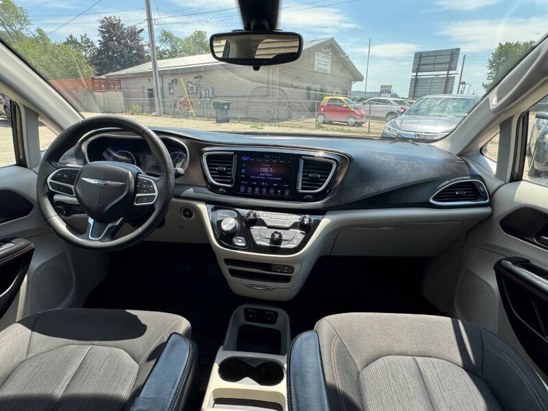 2017 Chrysler Pacifica Touring