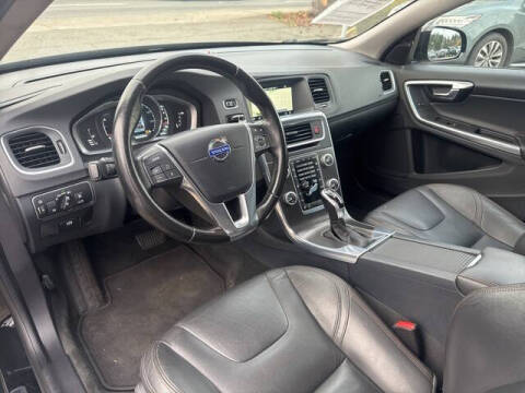 2015 Volvo V60 Cross Country T5