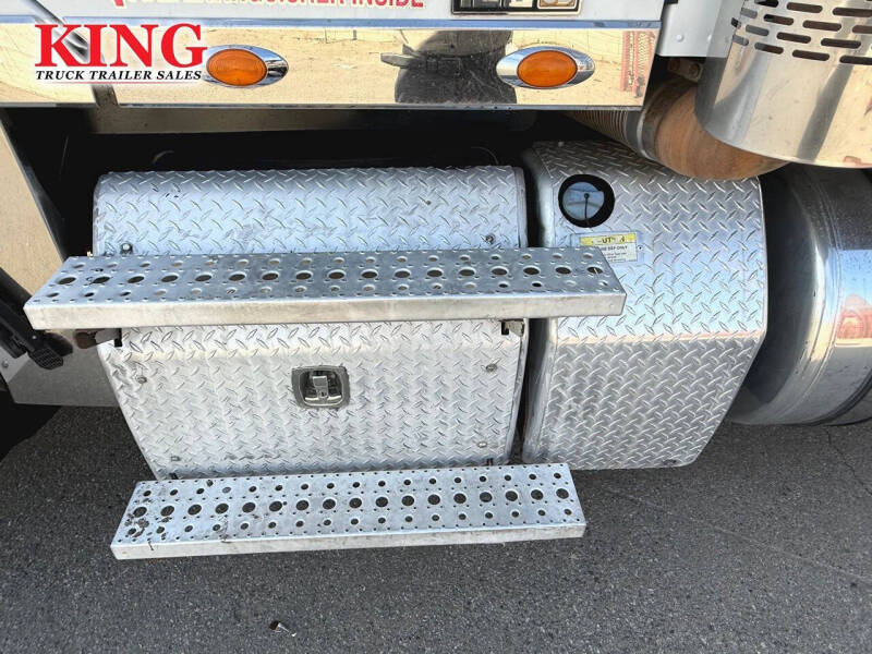 2019 Freightliner Coronado 122 SD