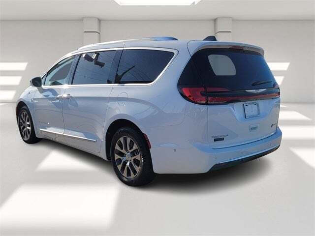 2024 Chrysler Pacifica Plug-In Hybrid Pinnacle