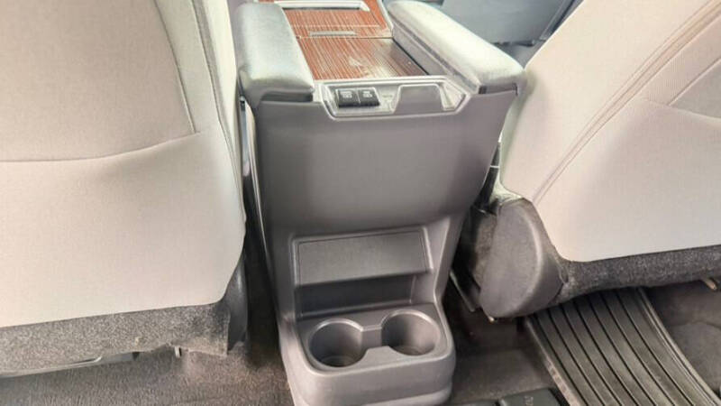 2022 Toyota Sienna LE 8-Passenger
