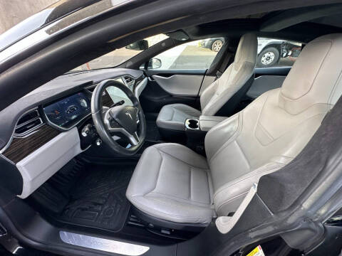 2015 Tesla Model S 70