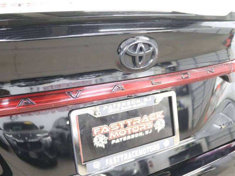 2021 Toyota Avalon XSE Nightshade