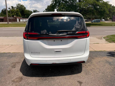 2022 Chrysler Pacifica Touring L