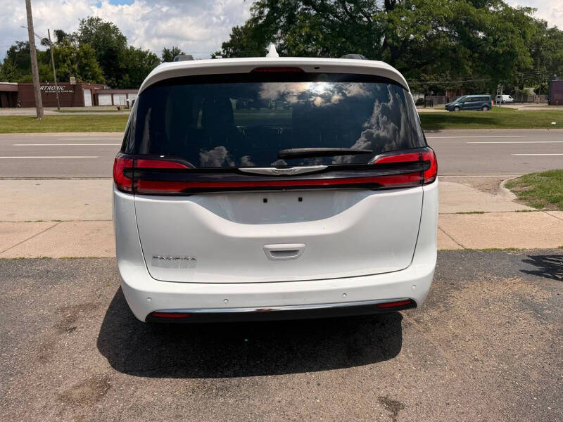 2022 Chrysler Pacifica Touring L