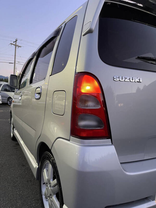 2001 Suzuki Solio
