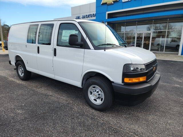 2025 Chevrolet Express 2500