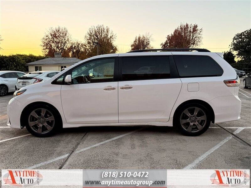 2018 Toyota Sienna SE 8-Passenger