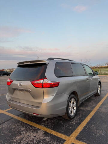 2015 Toyota Sienna LE 8-Passenger