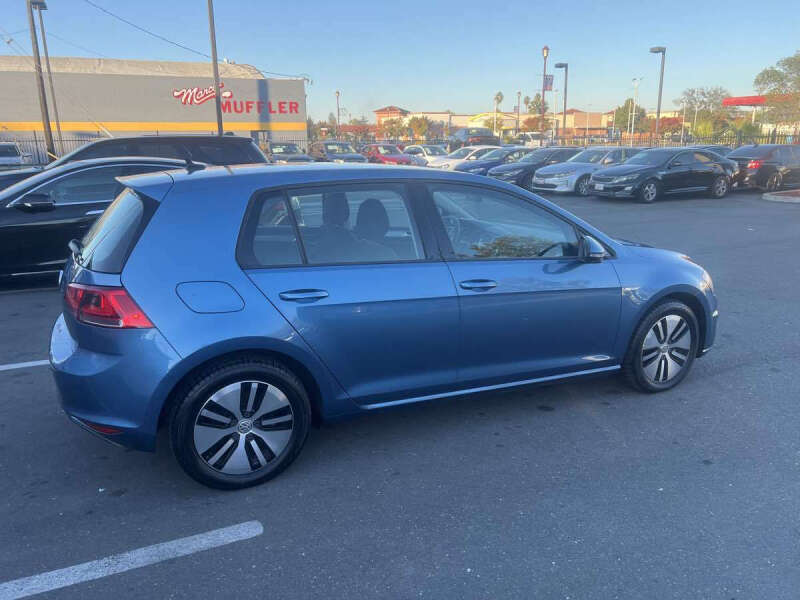 2016 Volkswagen e-Golf SE