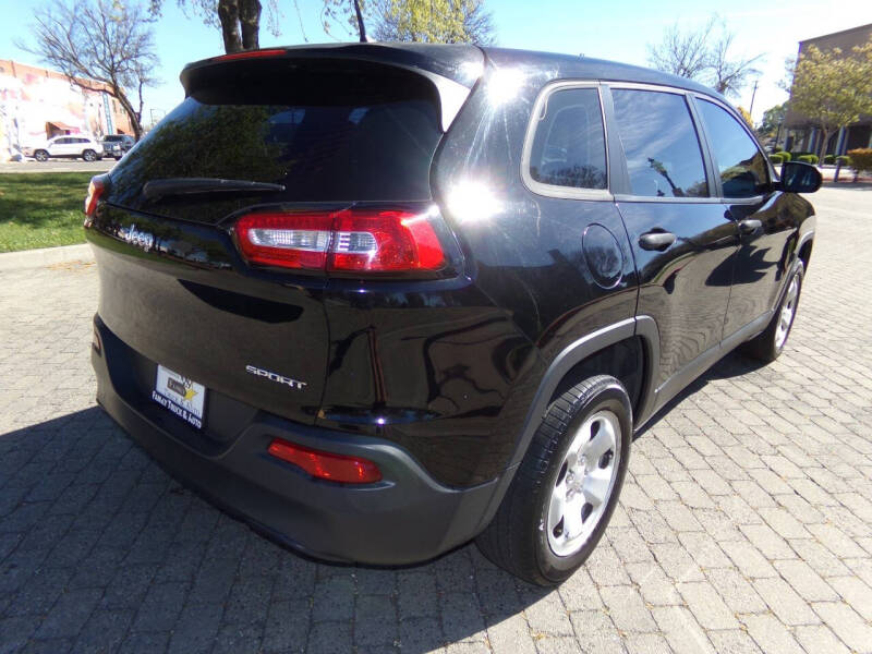 2017 Jeep Cherokee Sport