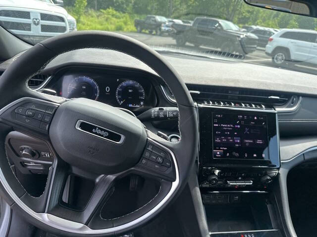 2025 Jeep Grand Cherokee L Laredo